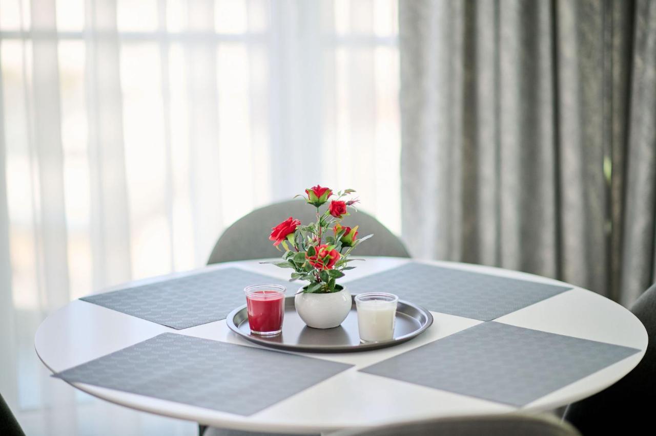 Seascape Apartment Spa N Pool Beach Resort Mamaia Kültér fotó